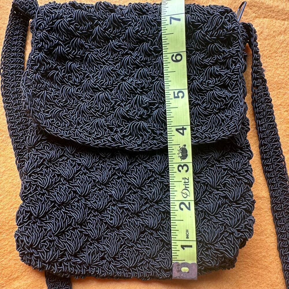 Small Crocheted cross body bag- black - Picture 5 of 6